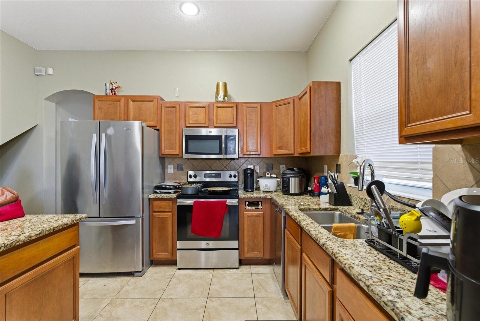 GIUSTOS TWNHMS - Residential Income