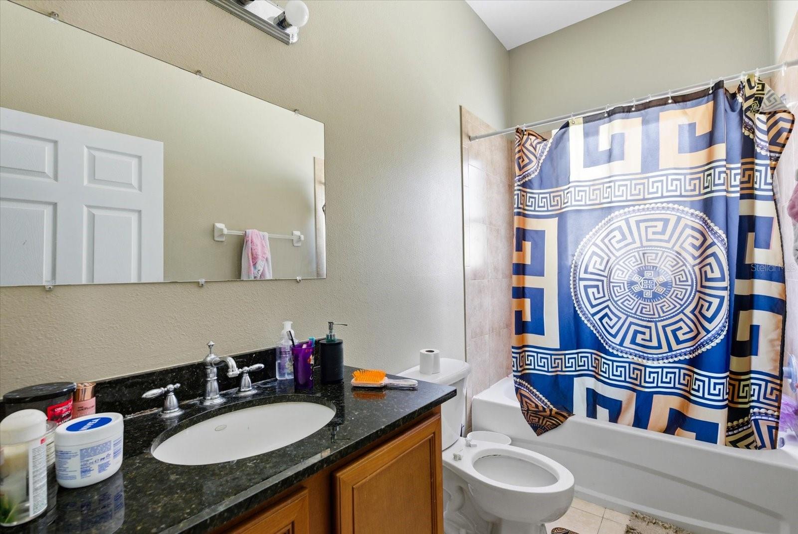 GIUSTOS TWNHMS - Residential Income