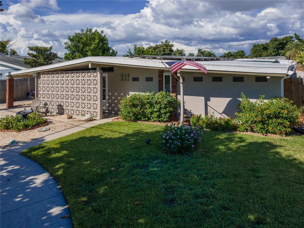 Photo of 3019 Florida Boulevard, Bradenton, FL 34207 (MLS # A4707285)