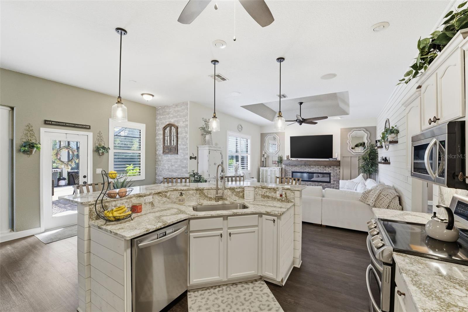 PLANTATION ESTATES - Residential