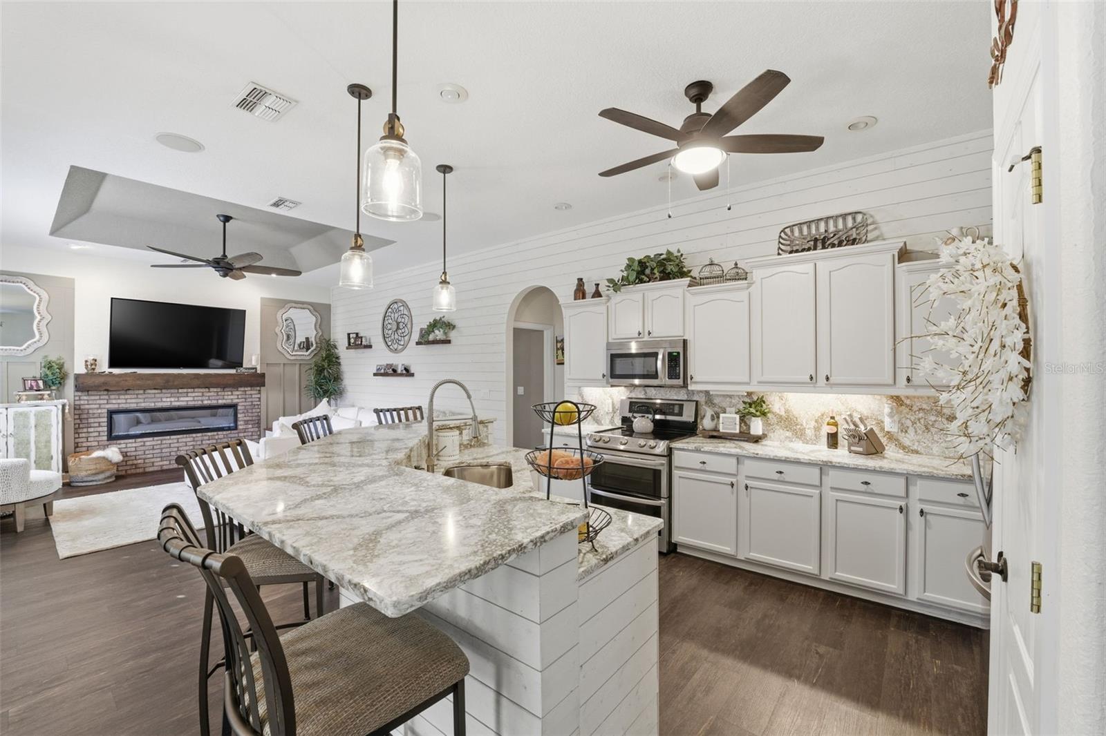 PLANTATION ESTATES - Residential