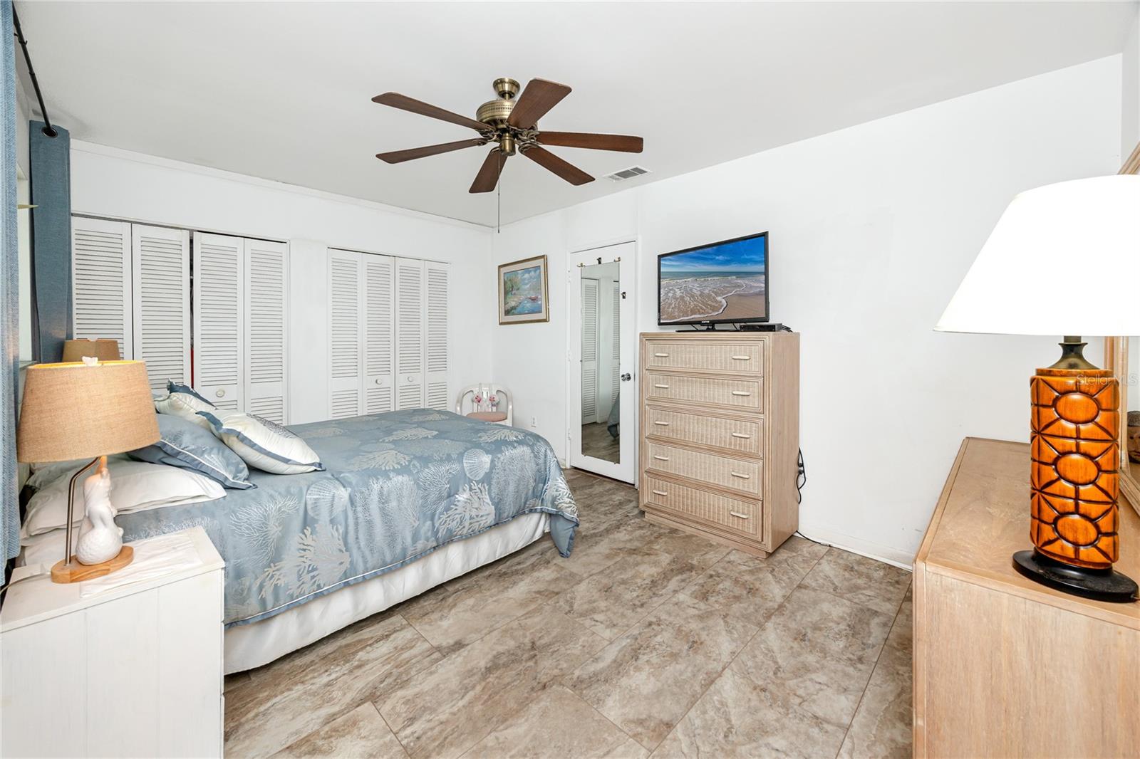 SHORE PLAZA BLDG - Residential