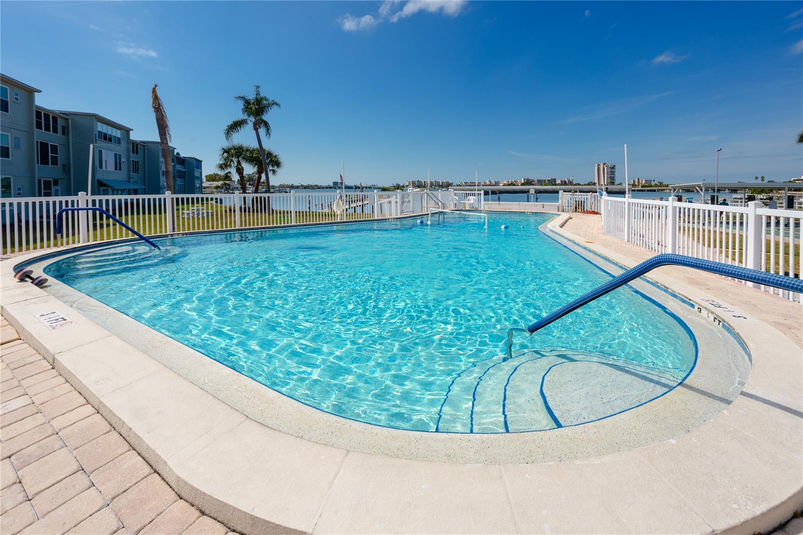 SHORE PLAZA BLDG - Residential