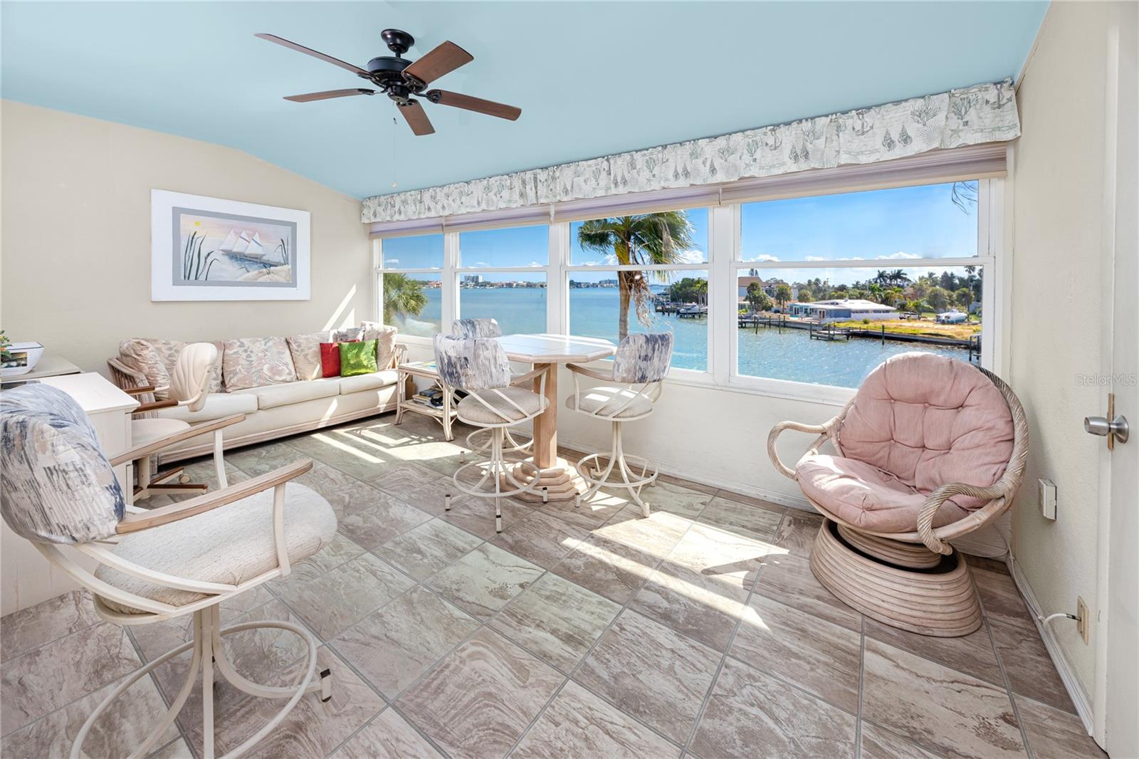 1893 SHORE DRIVE S 302