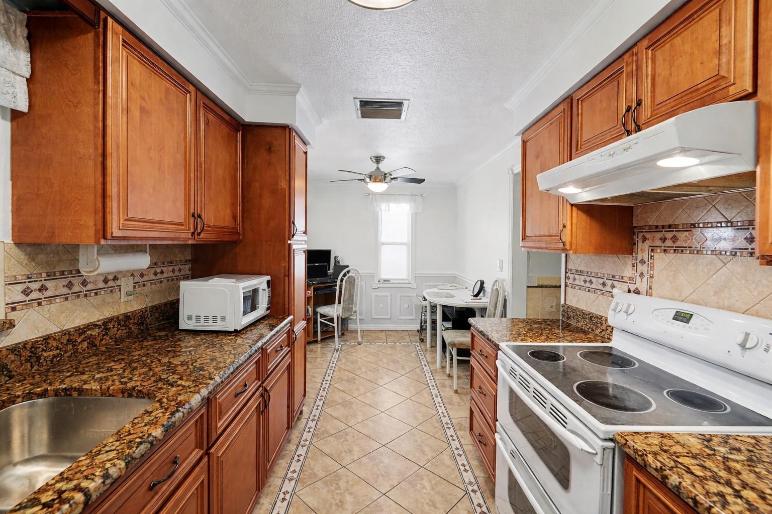 BELLEAIR PARK ESTATES - Residential