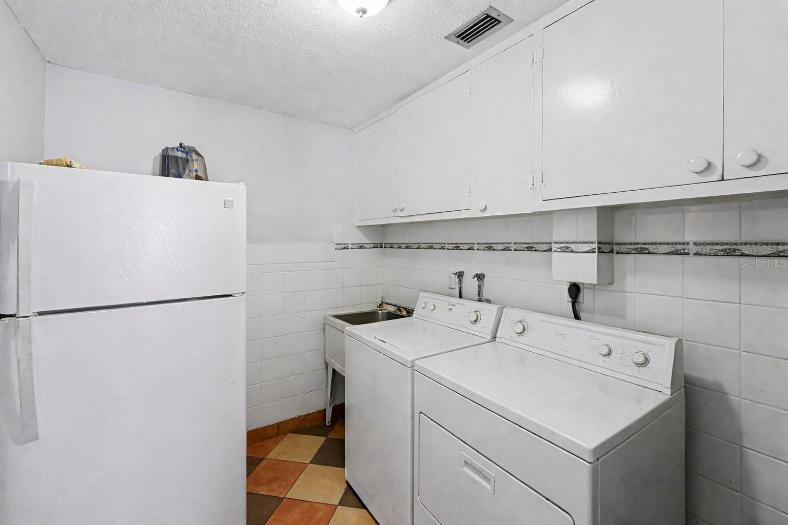 BELLEAIR PARK ESTATES - Residential