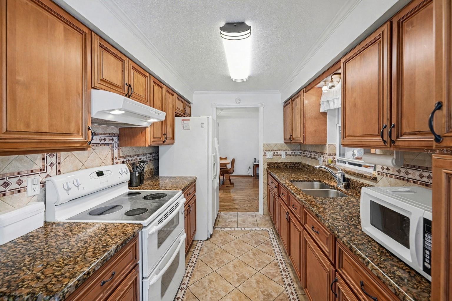 BELLEAIR PARK ESTATES - Residential