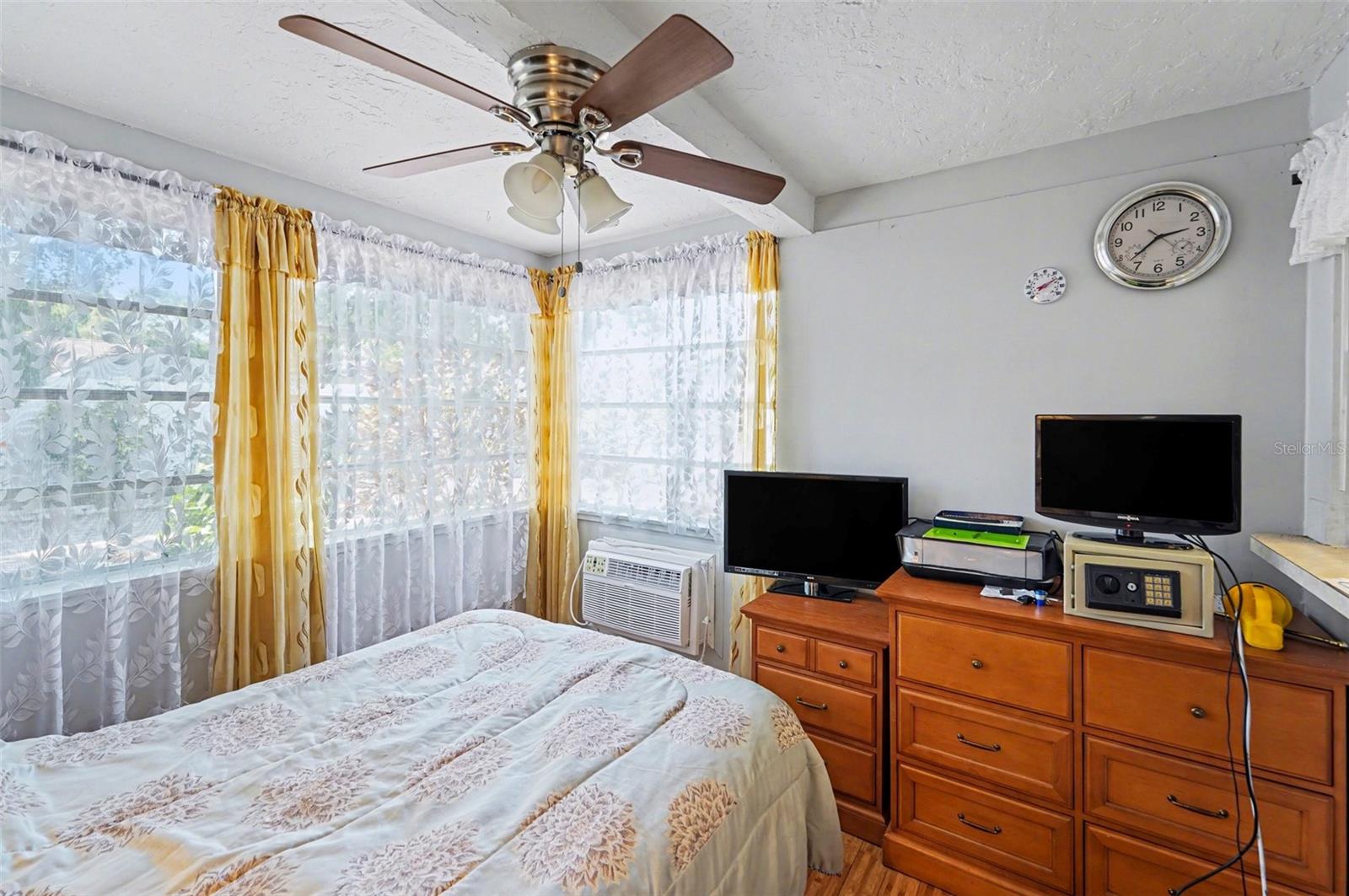 BELLEAIR PARK ESTATES - Residential