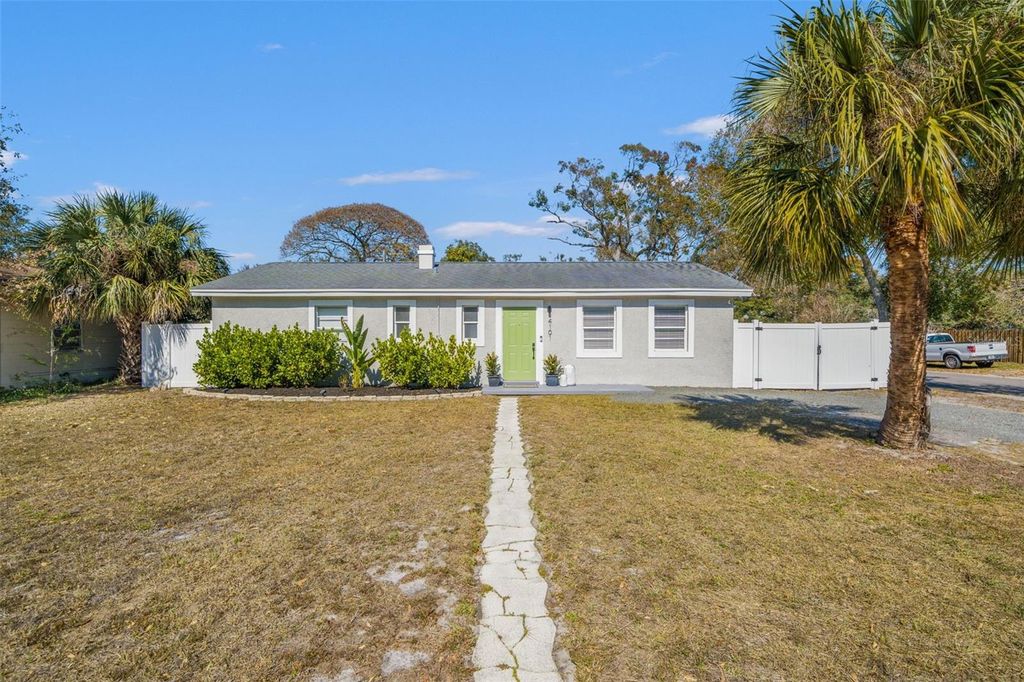 Photo of 4101 W Oklahoma Avenue, Tampa, FL 33616 (MLS # TB8475541)