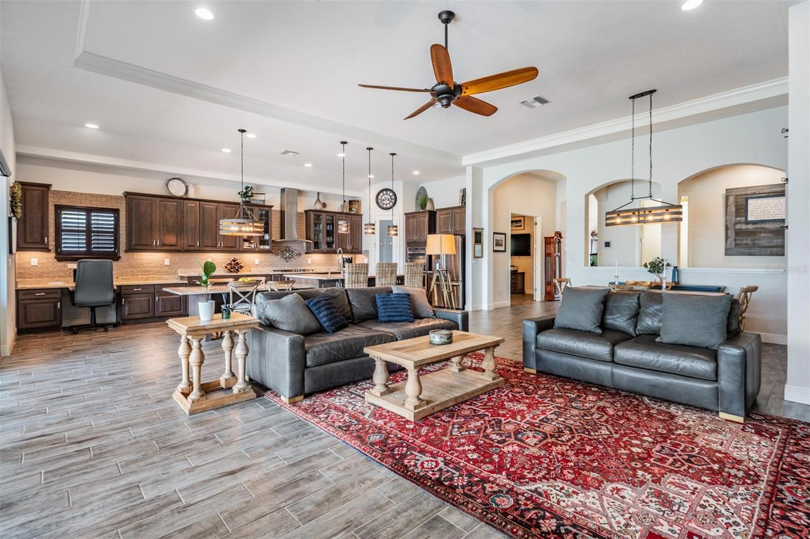 PRISTINE LAKE PRESERVE - Residential