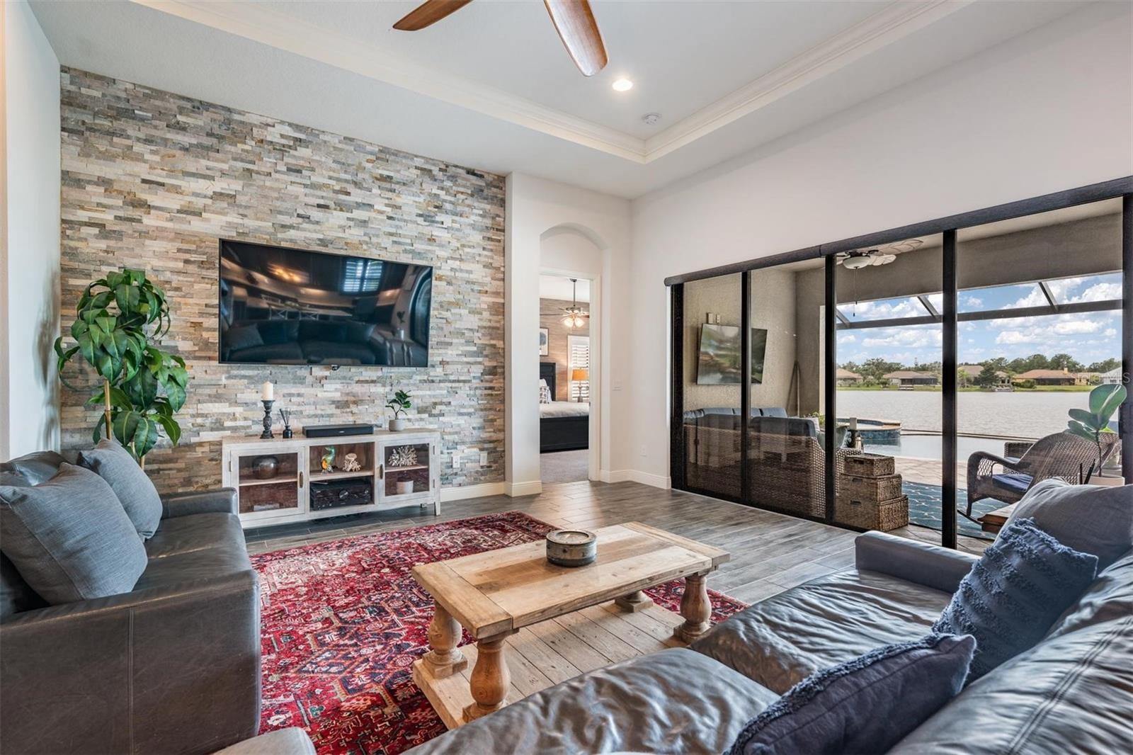 PRISTINE LAKE PRESERVE - Residential