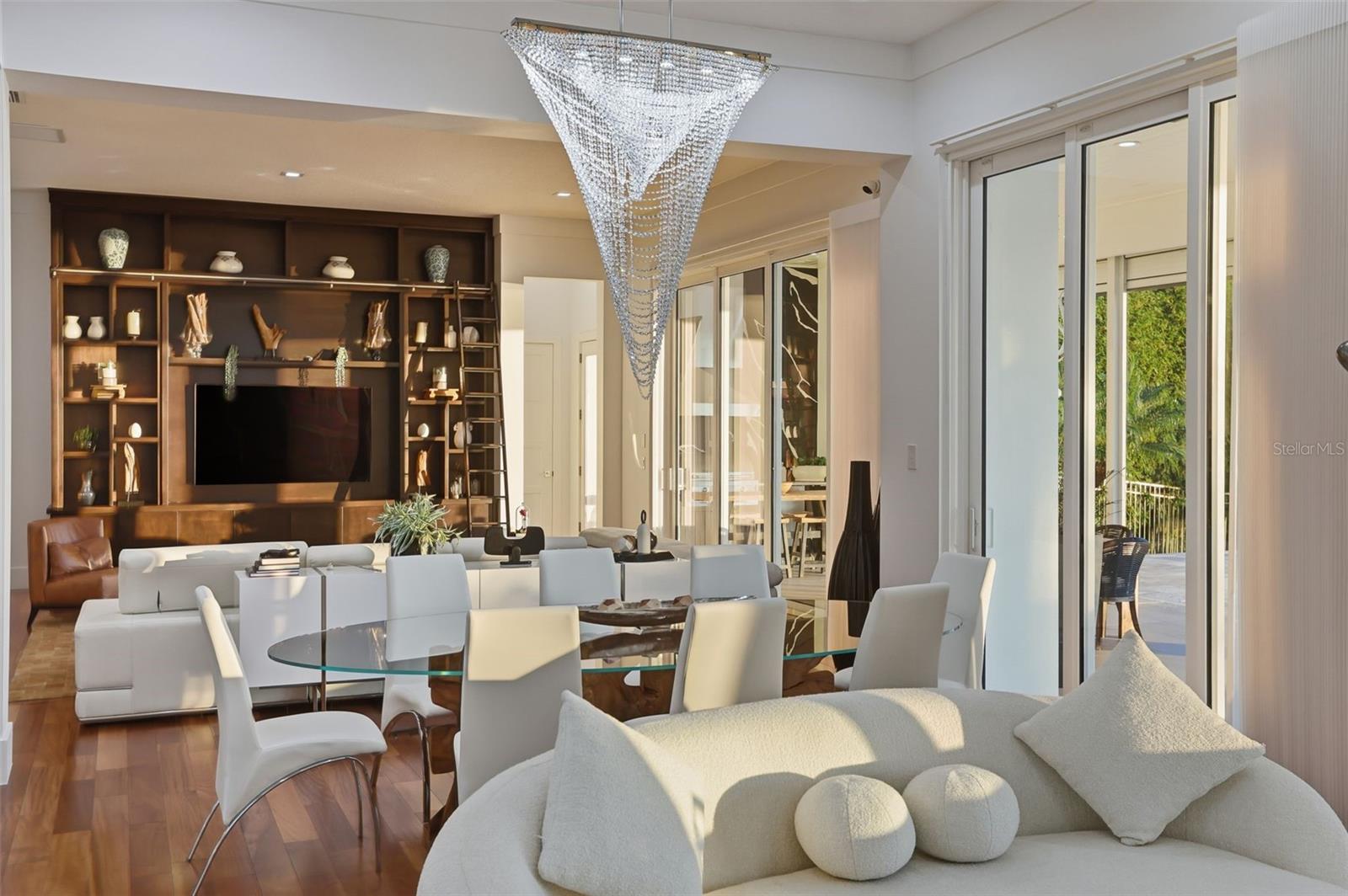 KEENES POINTE - Residential