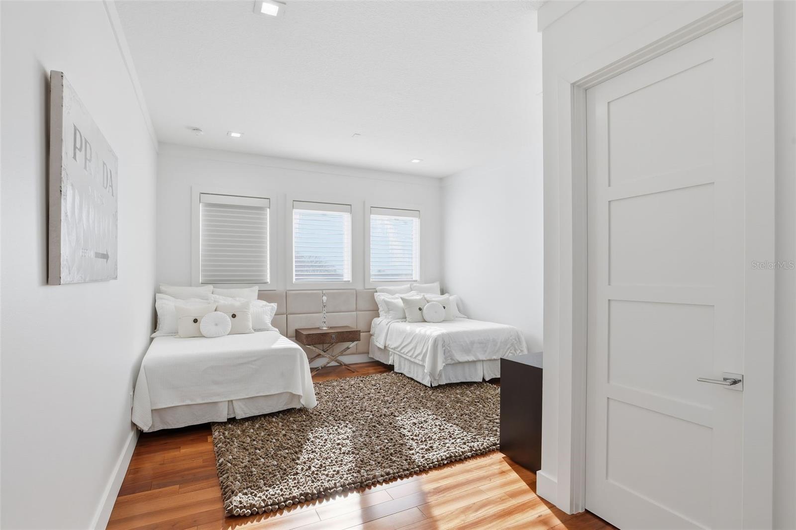 KEENES POINTE - Residential