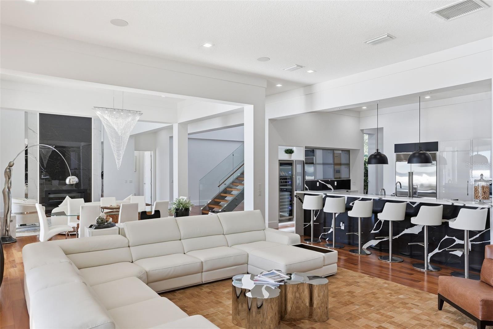 KEENES POINTE - Residential