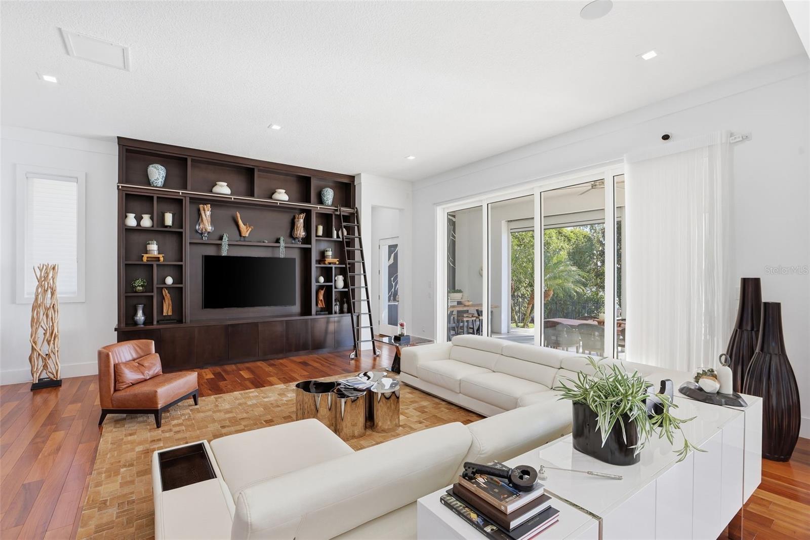 KEENES POINTE - Residential