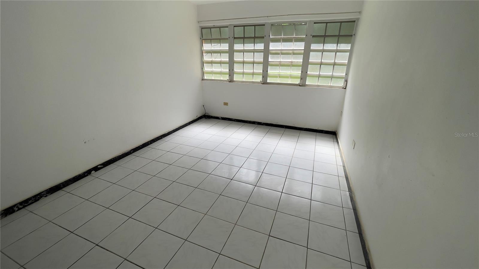 GUZMAN ARRIBA, WARD - Residential