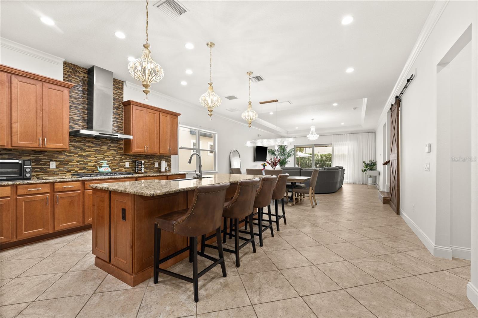 10824 ROYAL CYPRESS WAY