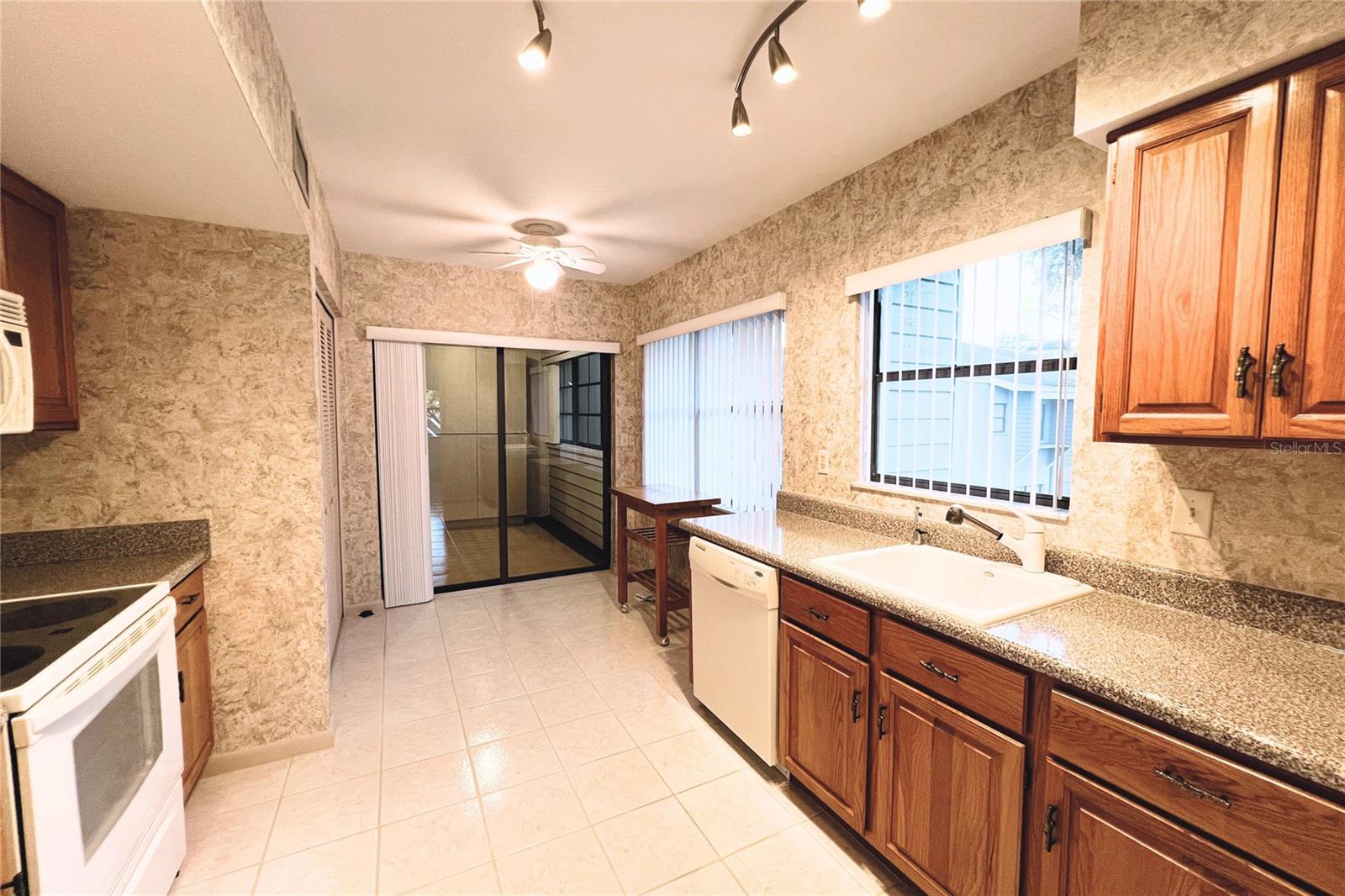 MAIDSTONE CONDO - Residential