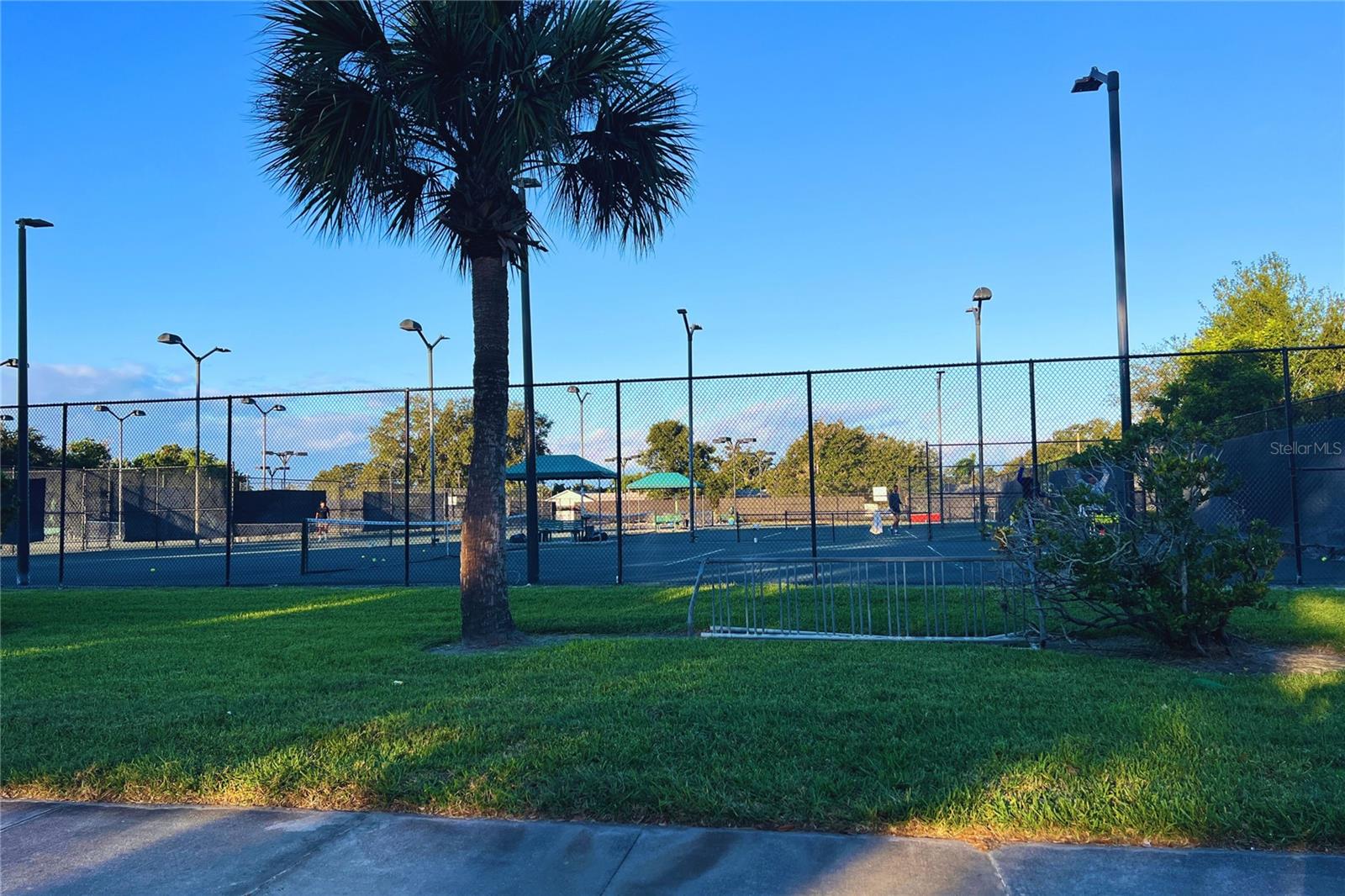 MAIDSTONE CONDO - Residential