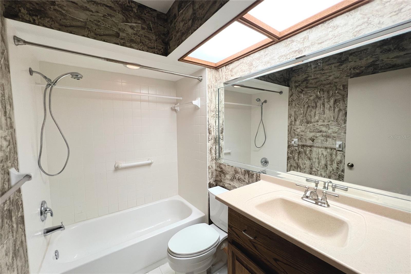 MAIDSTONE CONDO - Residential