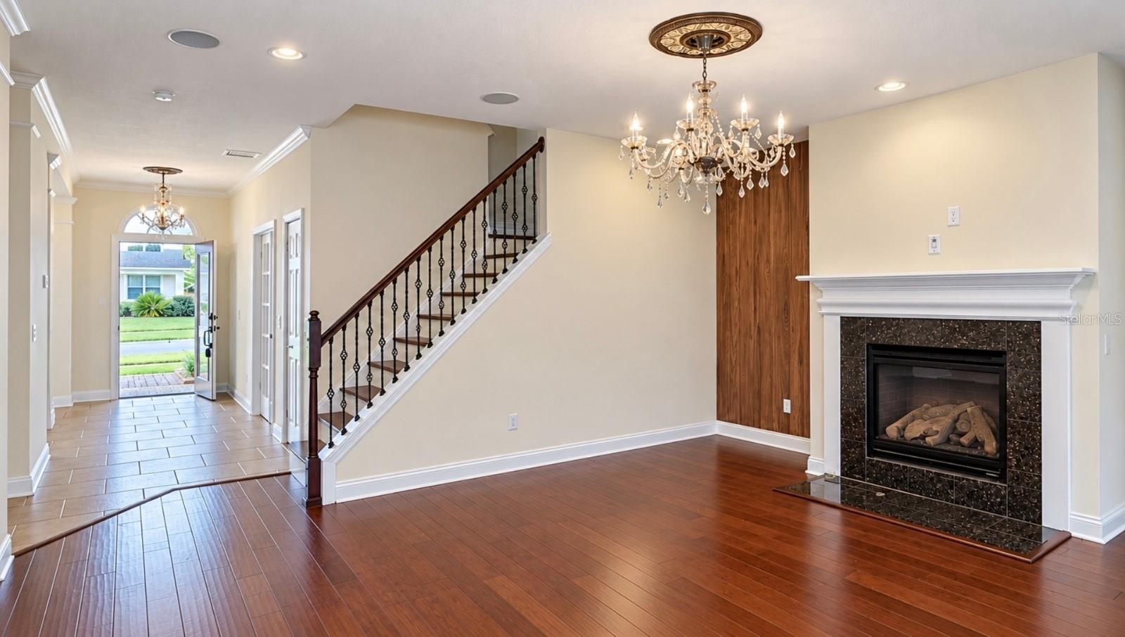 1125 HARMONY LANE