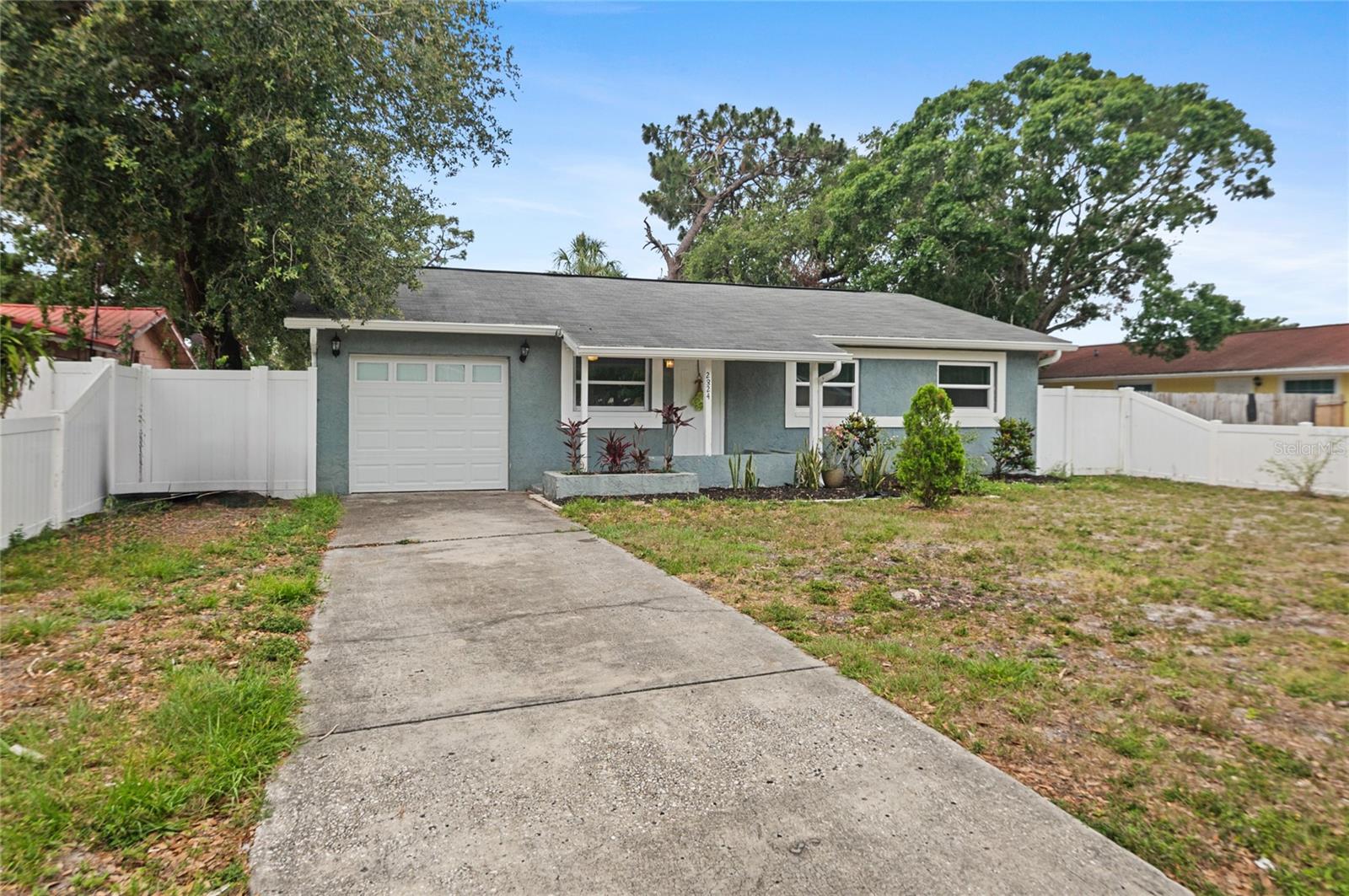 2824 OAKLAWN AVENUE