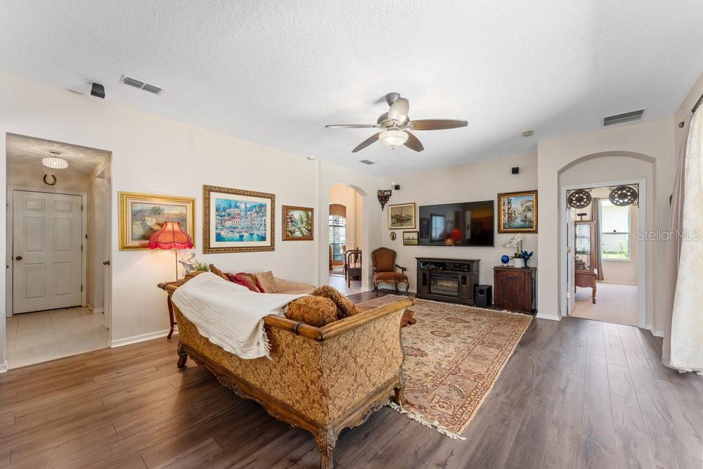 SPRING RIDGE ESTATES - Residential