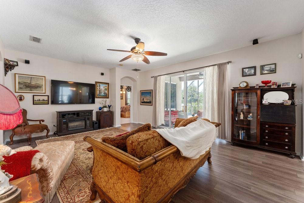 SPRING RIDGE ESTATES - Residential