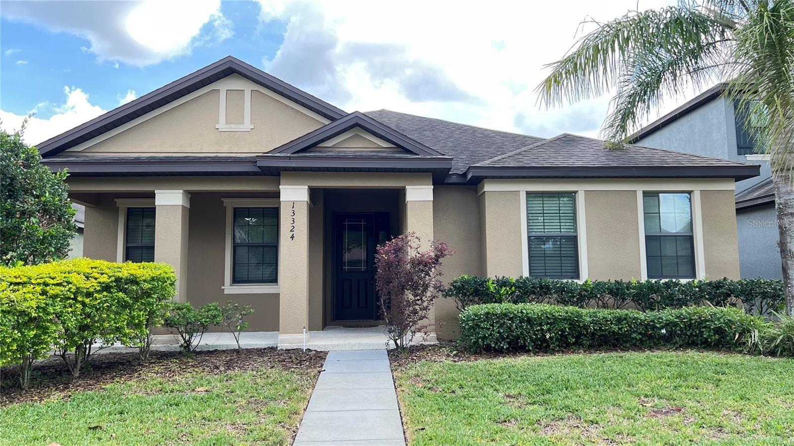 Gorgeous & Spacious One Story Home with 3 bedrooms, 2 baths, plus spacious office/den and approximately 2063 Sq. Ft. This house offers Stainless Steel Appliances, 42" wood cabinets with crown molding, and granite countertops.
The house is located in the community of Windermere Terrace in Windermere. Community Features: Swimming Pool with Cabana, Playground, Close to Lake Buena Vista Shopping and Dining, 10 Minutes from Disney Attractions.