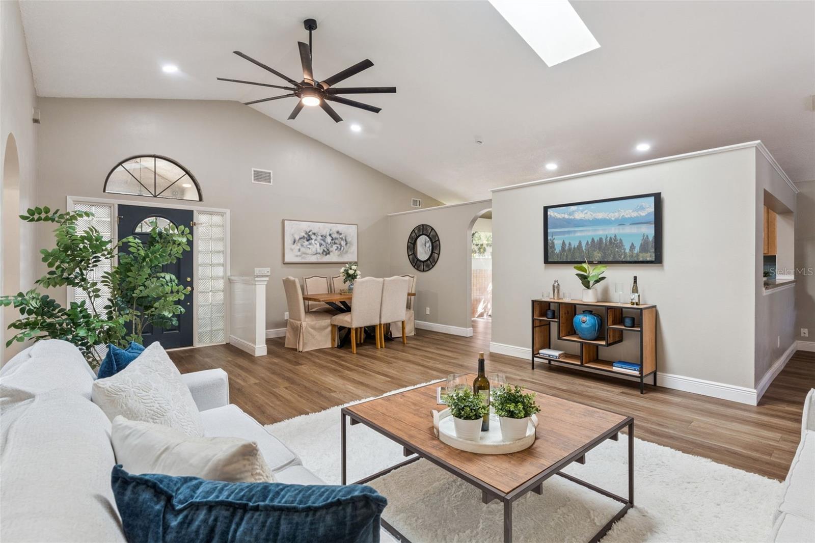 522 HUXFORD COURT