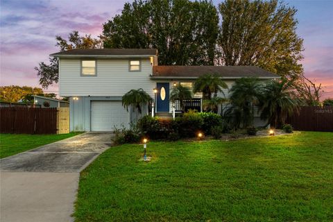 A home in PALMETTO