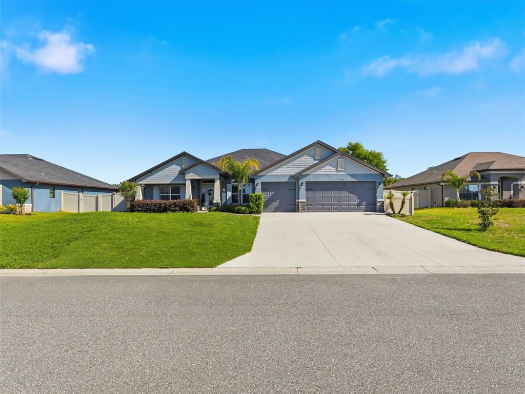 Photo of 13234 Summerfield Way, Dade City, FL 33525 (MLS # TB8494518)