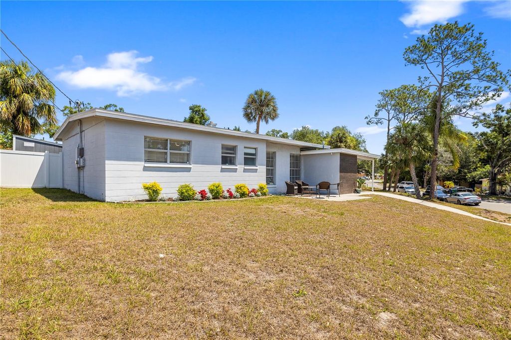 Photo of 2125 W Hiawatha Street, Tampa, FL 33604 (MLS # TB8505902)
