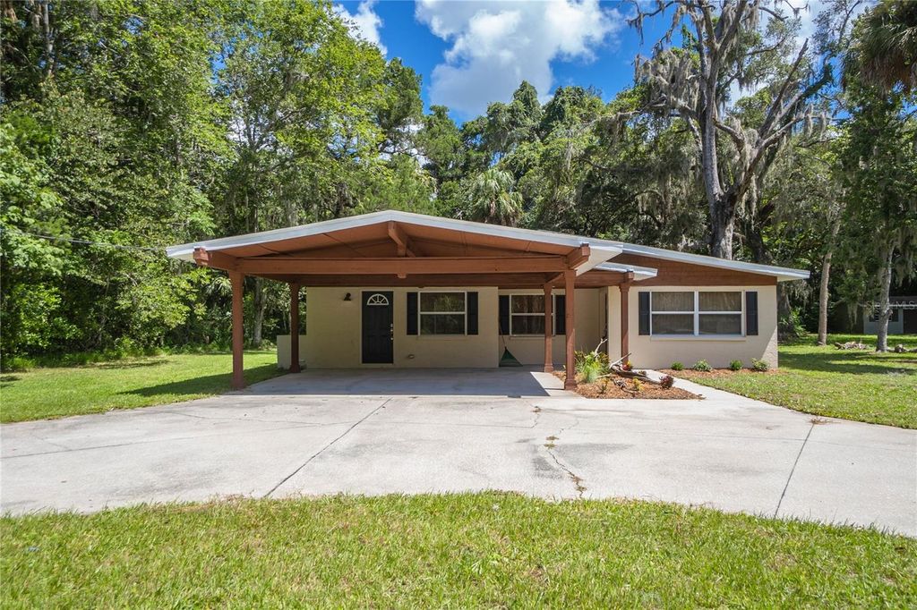 Photo of 1411 NW 19th Street, Crystal River, FL 34428 (MLS # OM708078)