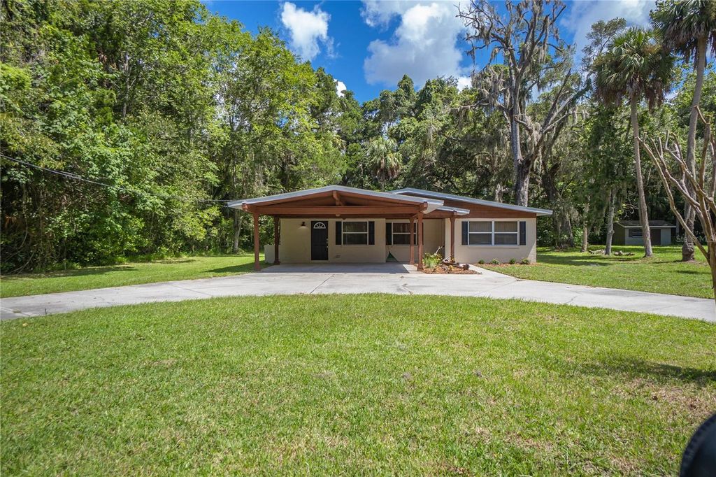 Photo of 1411 NW 19th Street, Crystal River, FL 34428 (MLS # OM708078)