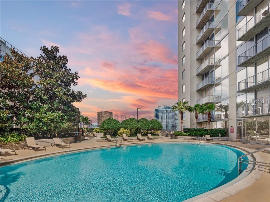 SOLAIRE/PLAZA CONDO - Residential