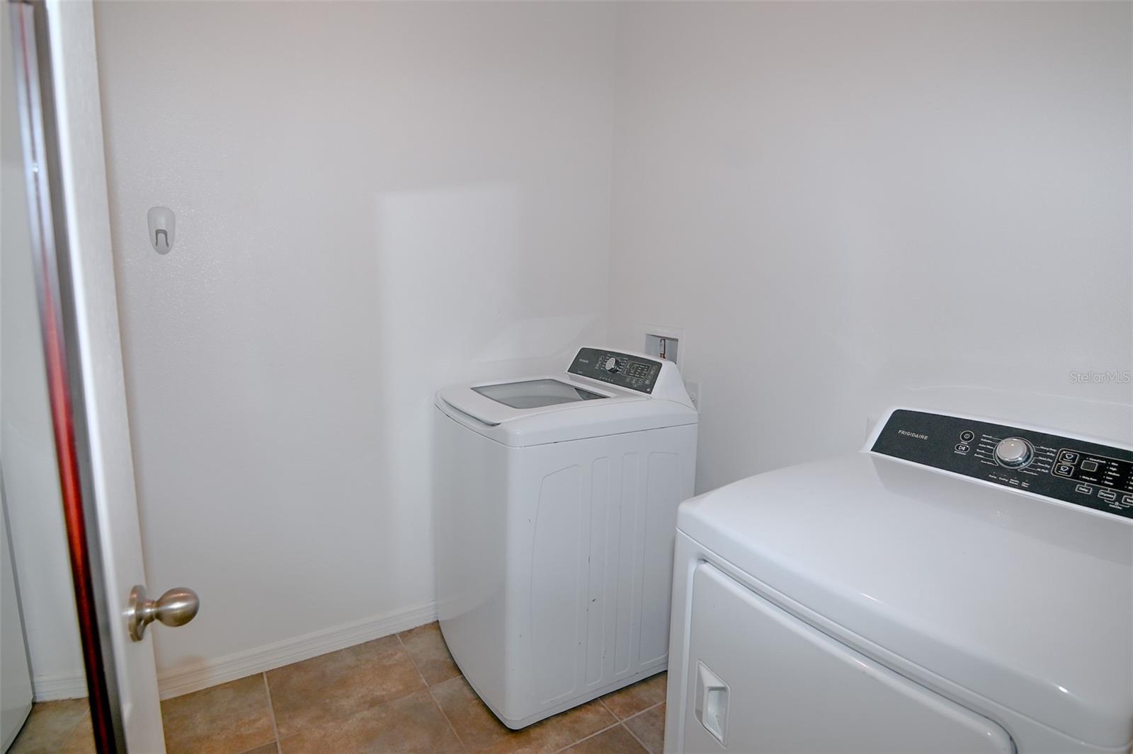 MABEL LOOP RIDGE SUB - Residential Lease