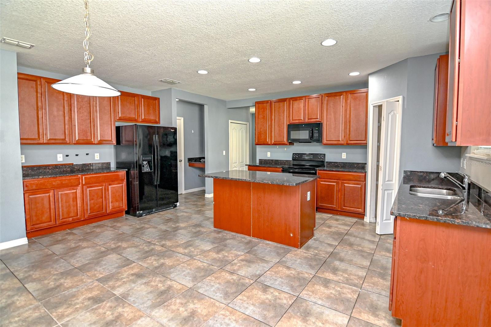 MABEL LOOP RIDGE SUB - Residential Lease