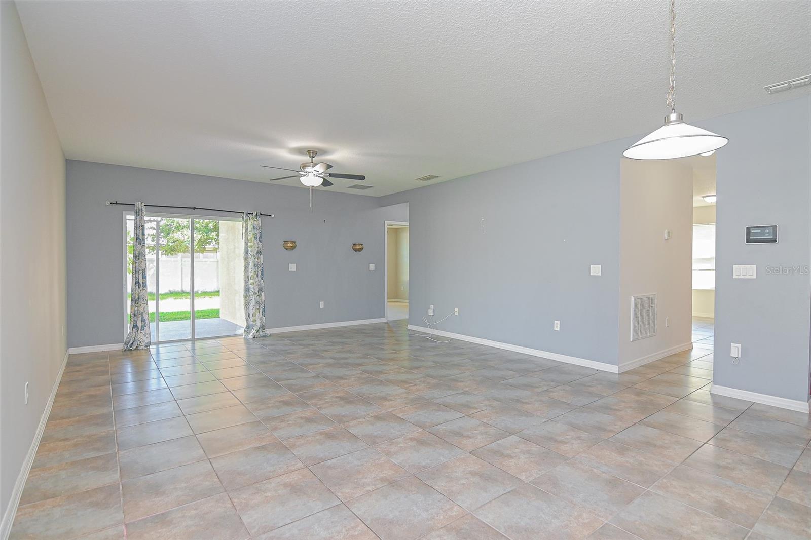 MABEL LOOP RIDGE SUB - Residential Lease