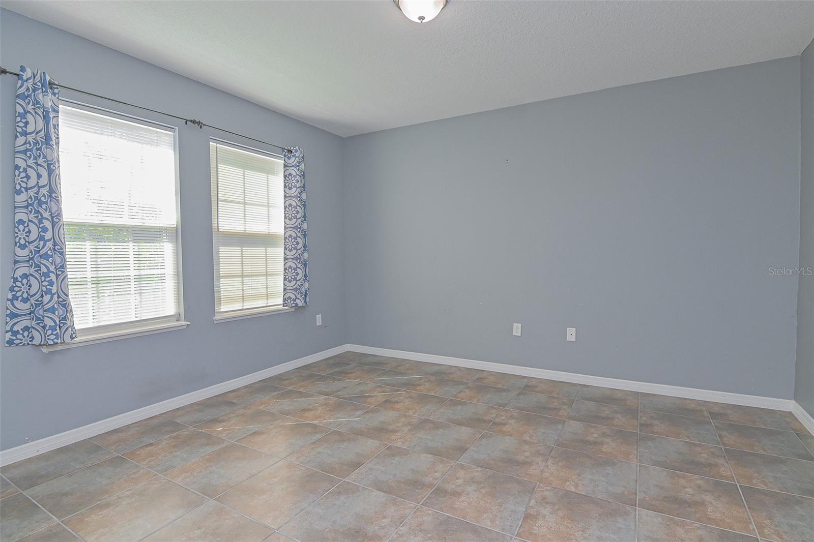 MABEL LOOP RIDGE SUB - Residential Lease