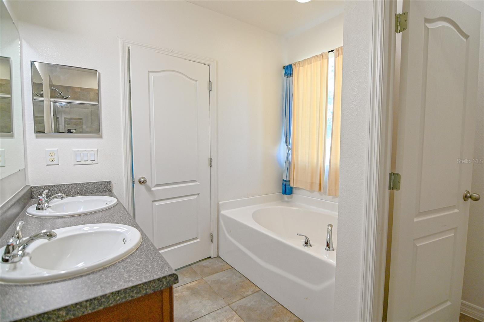 MABEL LOOP RIDGE SUB - Residential Lease