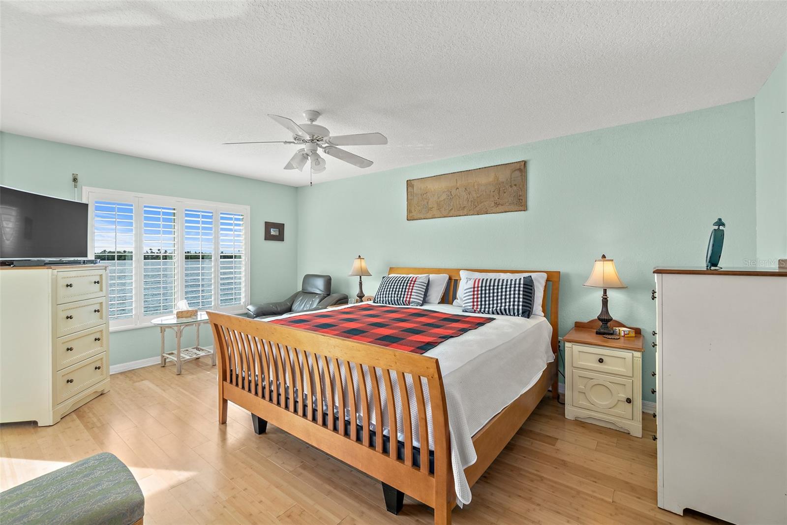 DIAMOND BAY CONDO - Residential