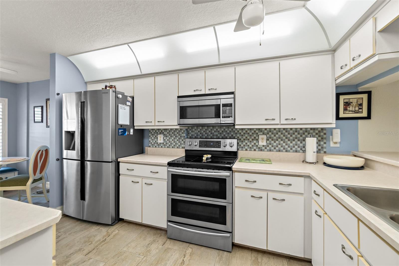 DIAMOND BAY CONDO - Residential