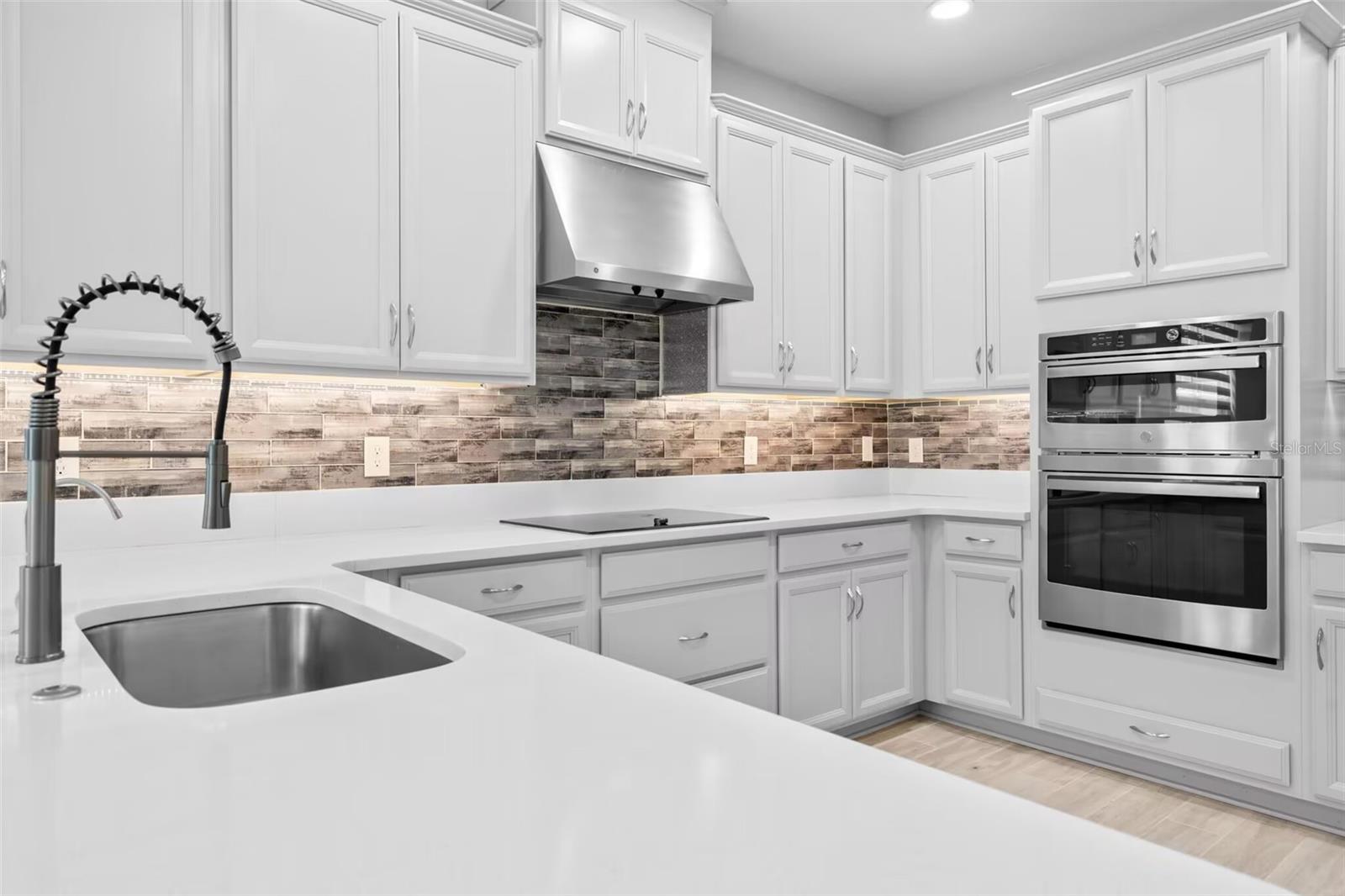 LANDINGS AT HAWKS CREST - Residential