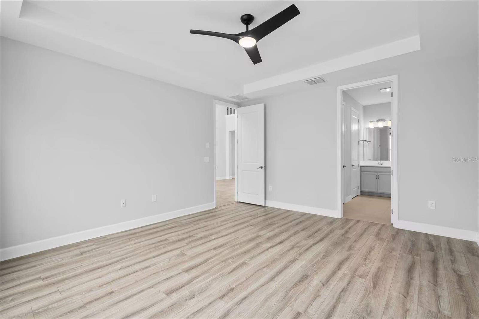 LANDINGS AT HAWKS CREST - Residential