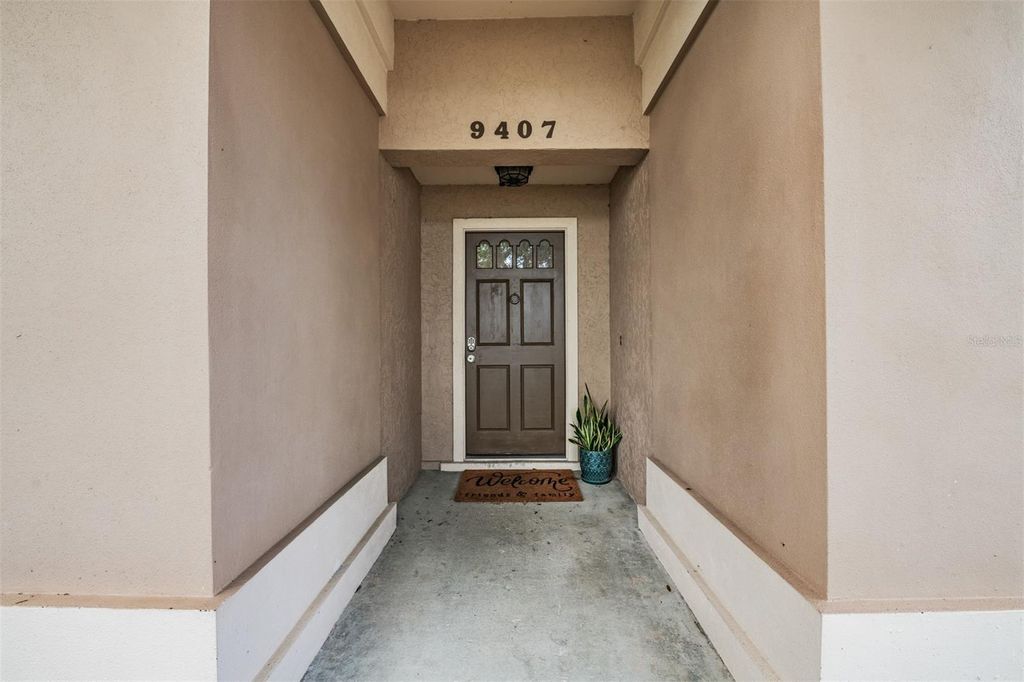 Photo of 9407 Pebble Glen Avenue, Tampa, FL 33647 (MLS # TB8496164)