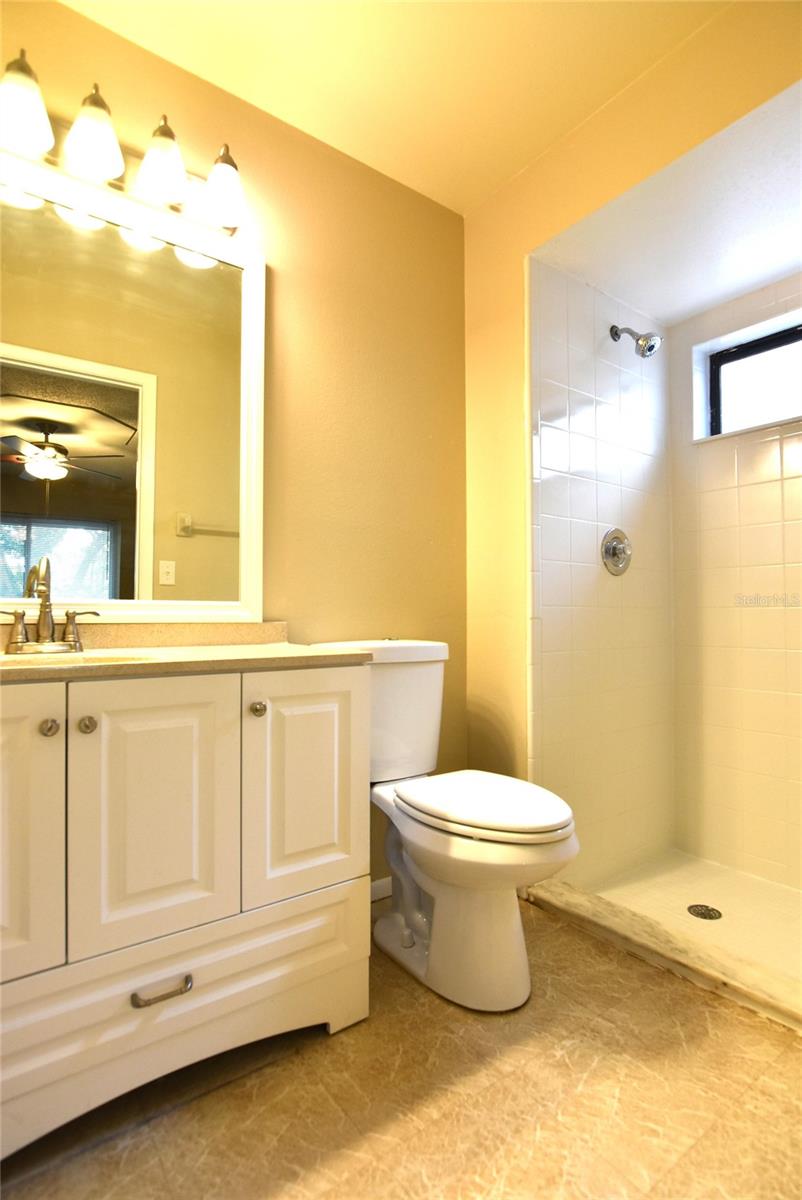 ALAFAYA WOODS PH 04 - Residential Lease