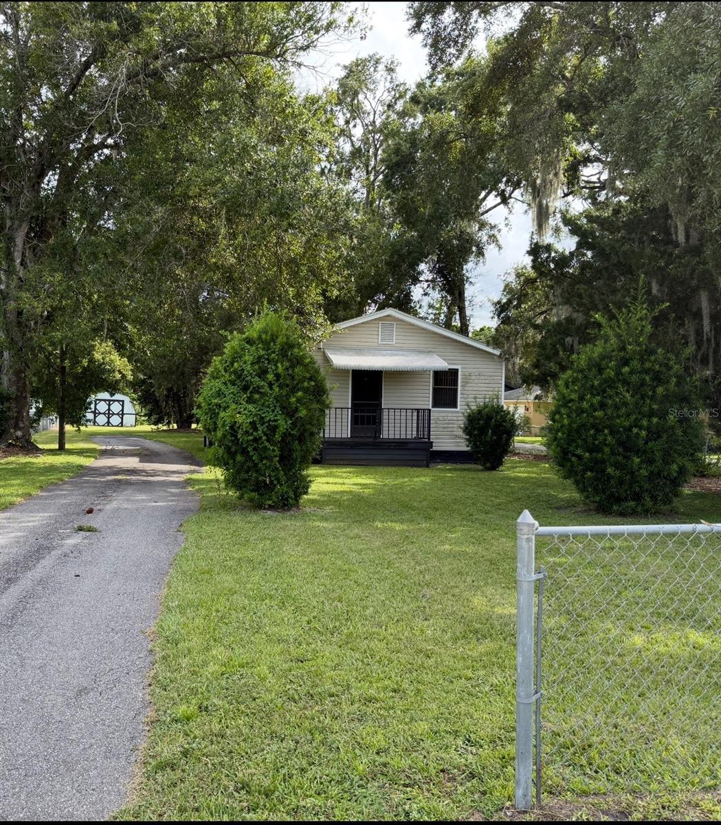Opportunity awaits for your to tear down the existing structure and build the home you have always wanted !! Investment or forever home. Large lot with lots of potential. Home has no value. Walk to Lake Conway, boat ramp at the end of the street. Location, Location, Location. Builders this offers a unique opportunity. Minutes from downtown Orlando. Lot size 60 x 290.