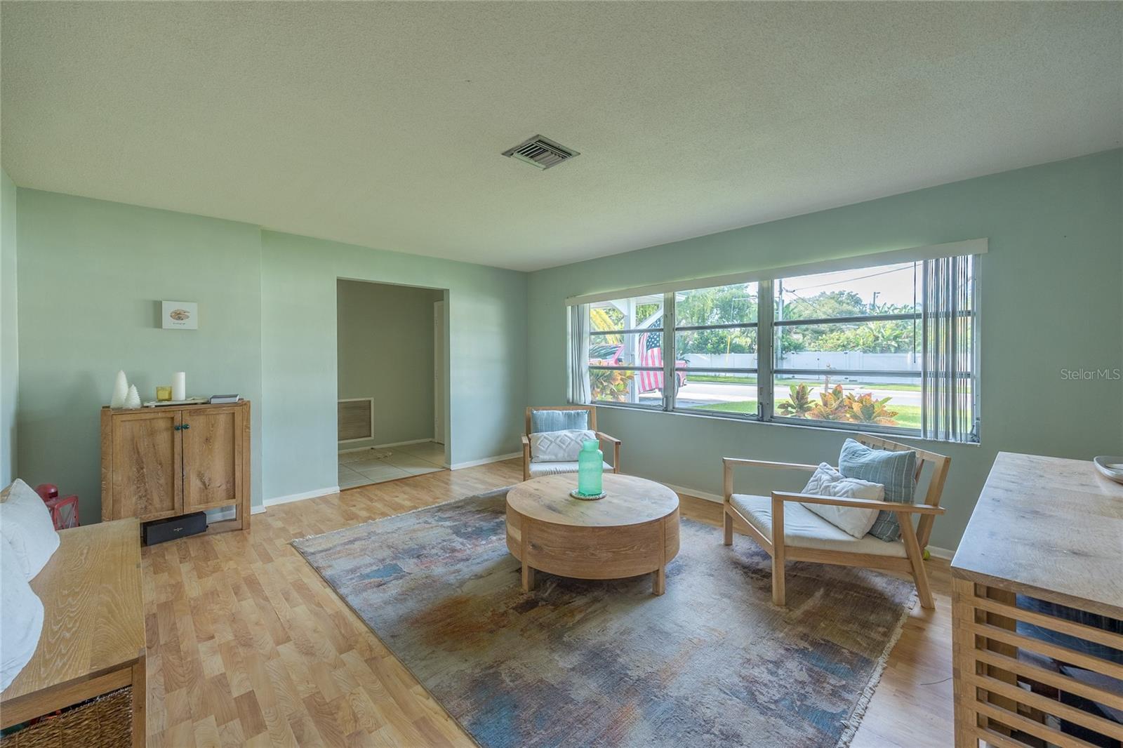 LAKESIDE TERRACE 1ST ADD - Residential Lease