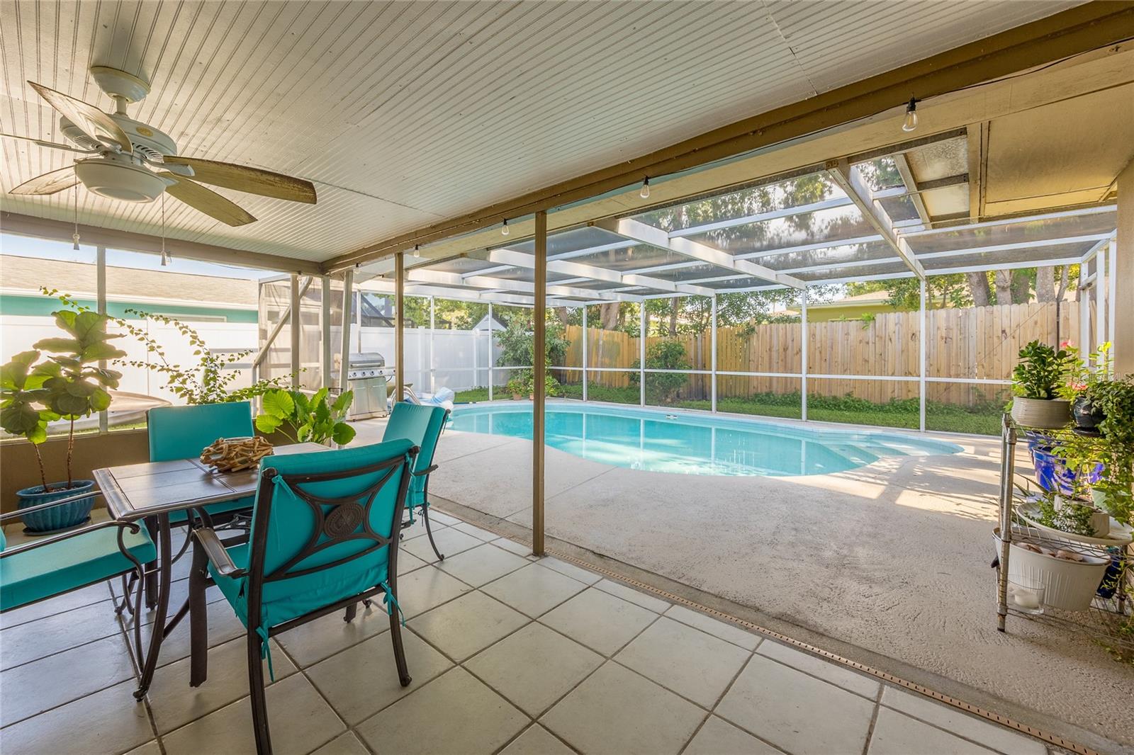 LAKESIDE TERRACE 1ST ADD - Residential Lease